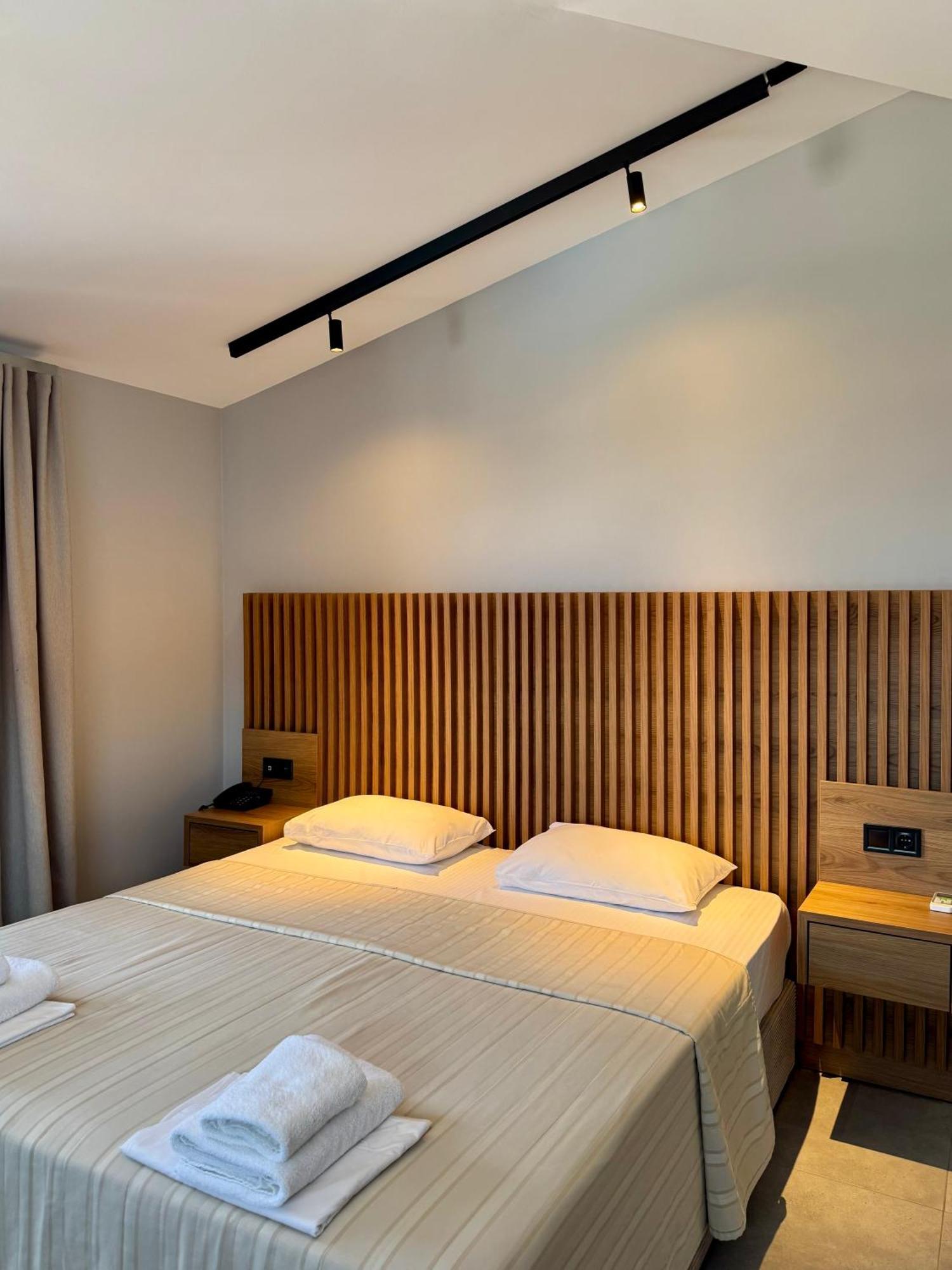 Tresor Sousouras Hotel Hanioti Bagian luar foto