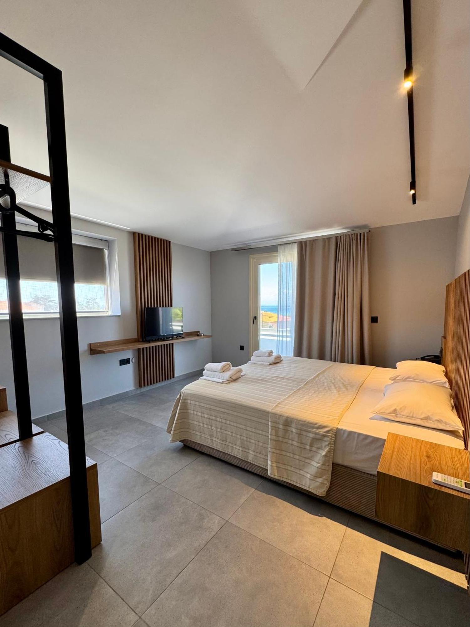 Tresor Sousouras Hotel Hanioti Bagian luar foto